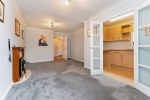 LIVING ROOM- click for photo gallery